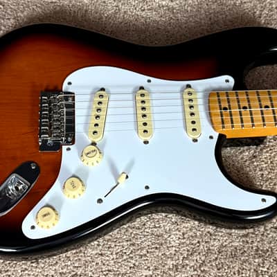 Fender Vintera '50s Stratocaster Modified with Maple Fretboard 2021 Model with 75th stamp in 2-Color Sunburst image 5