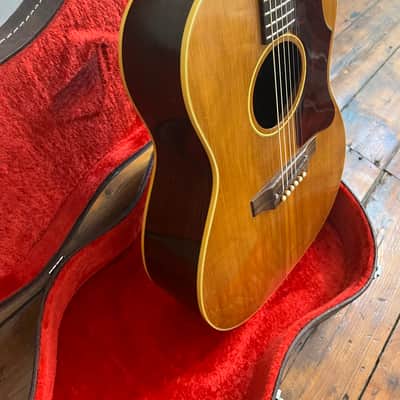 Gibson B25N 1968/1969- Natural Small Body Vintage Acoustic- Professional Set up image 3