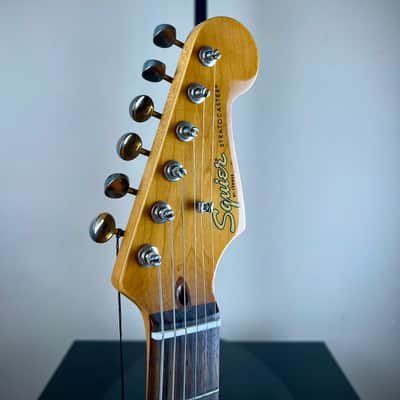 Squier Classic Vibe '60s Stratocaster - 3-Color Sunburst image 4