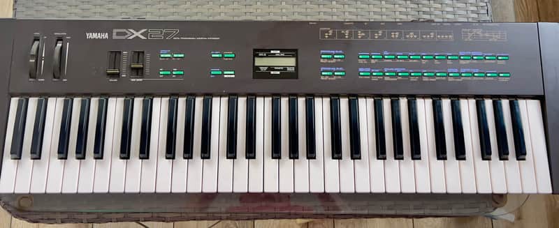 Yamaha DX27 Programmable Algorithm Synthesizer 1985 - Black image 1