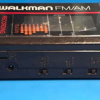Sony WM-F17 Walkman Cassette Player / Radio – Working – Read Description – As-Is image 2