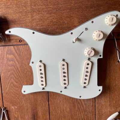 Fender Stratocaster Texas Special Loaded Pickguard with S1 switching - Mint image 1