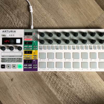 Arturia BeatStep Pro w/ Original Box & All Accessories (Read) image 2
