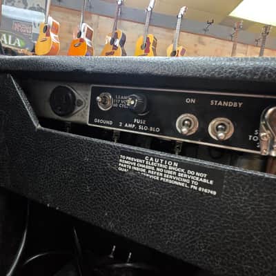 Fender Deluxe Reverb 2-Channel 22-Watt 1x12" Guitar Combo 1970s - Silverface image 3