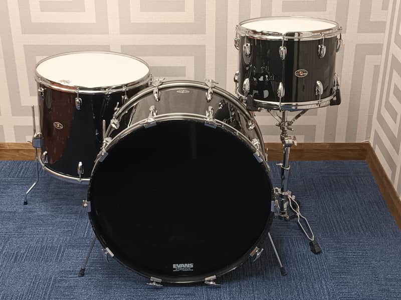 Slingerland 1970s Shell Pack in Black- 14,18,24″ – Players Kit image 1