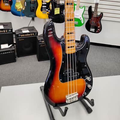 Squier Classic Vibe 70's 3 Tone Sunburst image 2