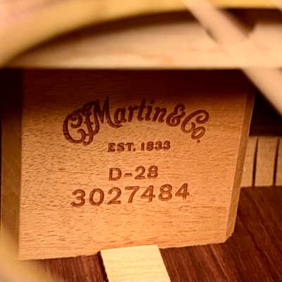Martin D-28 Standard - Natural image 18