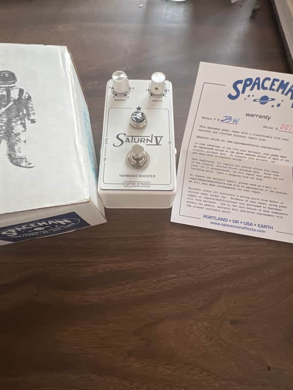 Spaceman Saturn V - VERY RARE - White/White Edition image 1