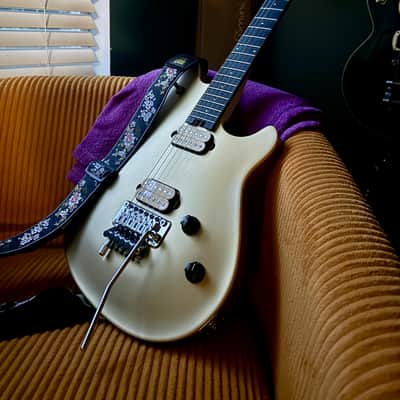 Like New - EVH Wolfgang Special in Pharaohs Gold image 8