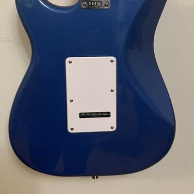 Fender Stratocaster 2020-2023 - Blue image 2