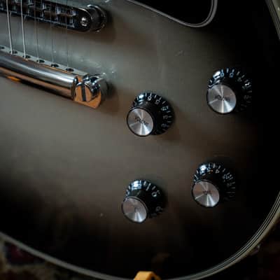 Gibson Custom Shop Les Paul Custom – 2011 – Silverburst – Near Mint Condition – w/ Original Hardcase, COA & Case Candy image 7