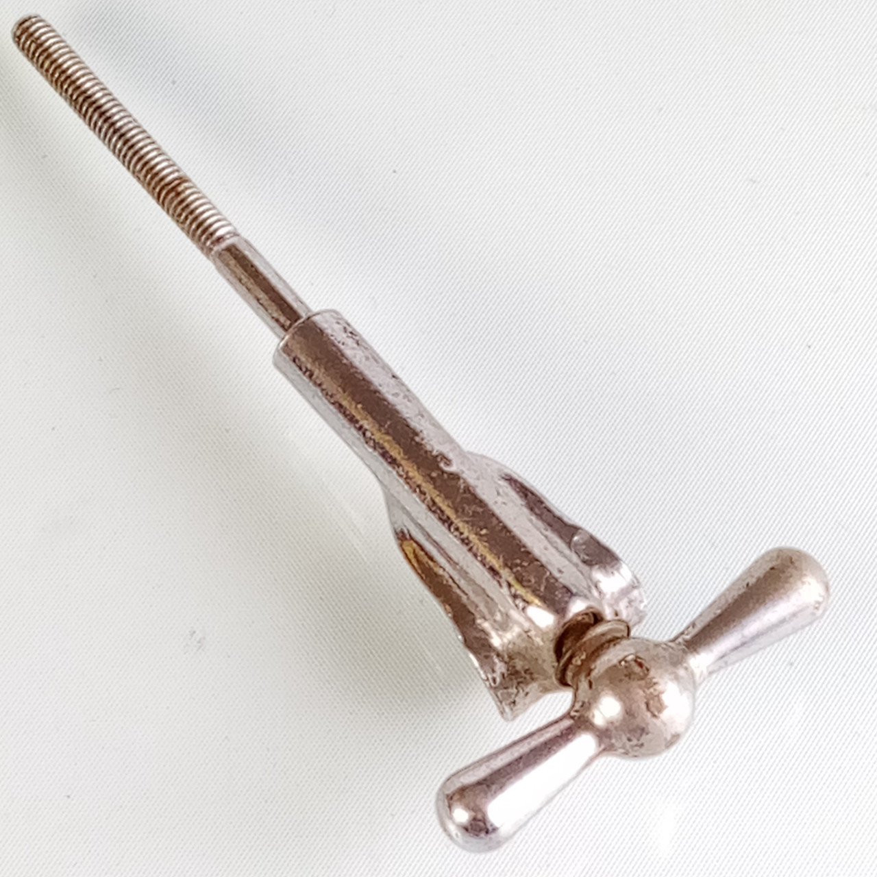 Leedy&Ludwig "L"Bowtie Bass-Drum Tension T-Rods+Claws Vintage Nickel Bow-Tie USA — main photograph