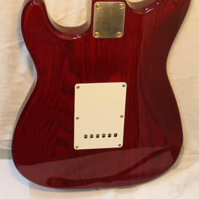 Squier Stratocaster Pro Tone series 1996 in Hard case - transparent red image 10