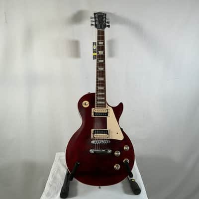 Gibson Les Paul Classic 2022 - Translucent Cherry - w/ Hard Case image 2