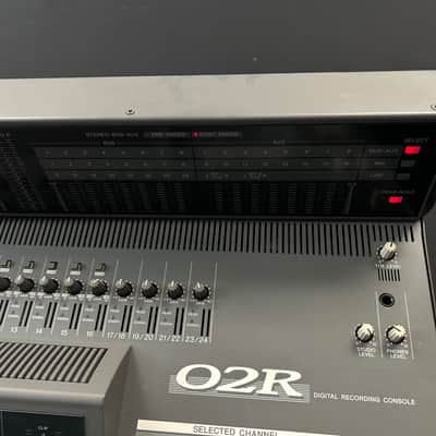 Yamaha O2R Digital Recording Console 24 Channel Mixer with Meter Bridge & 3 Cards image 8