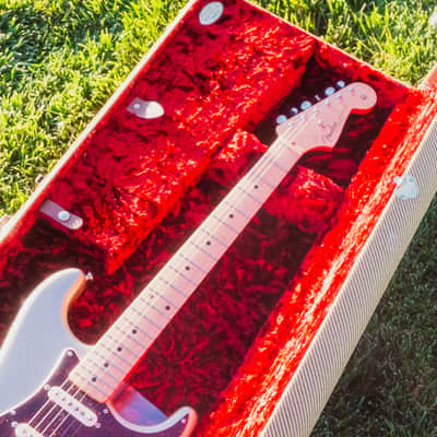2017 Fender Classic Player '50s Stratocaster, Shoreline Gold W/ TORTOISE PICKGUARD! image 5