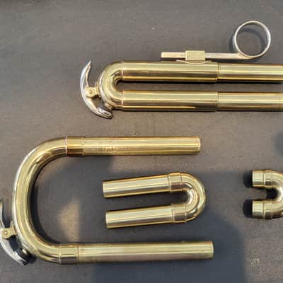Conn Director Shooting Star Trumpet with case and Mouthpiece image 8