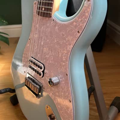 Fender Limited Edition Tom DeLonge Signature Stratocaster 2023 - Daphne Blue image 2