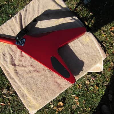 Samick Artist Series Flying V With HSC Candy Apple Red image 8