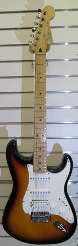 FENDER Stratocaster MIM in 2000 - Sunburst -With Soft Case image 1