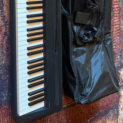Yamaha P 85 2007-10 black image 2