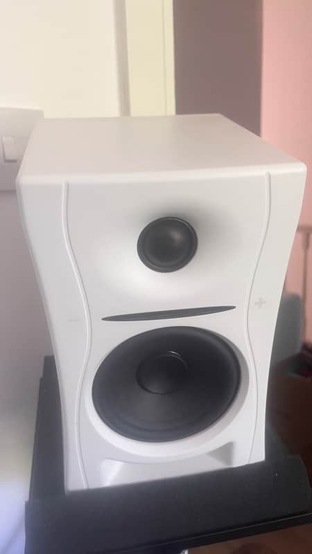 Kali Audio LP-UNF 4" Powered Studio Monitor - Pair white image 1
