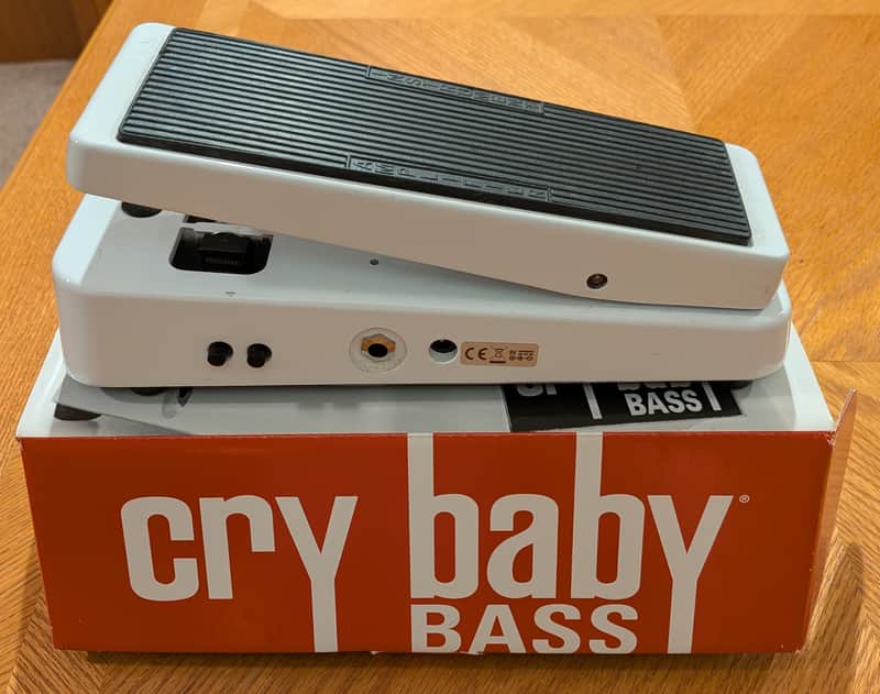 Dunlop 105Q Cry Baby Bass Wah 1999 - Present - White