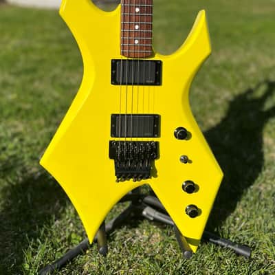 B.C. Rich Warlock USA 1987 - 1989 - Yellow image 1