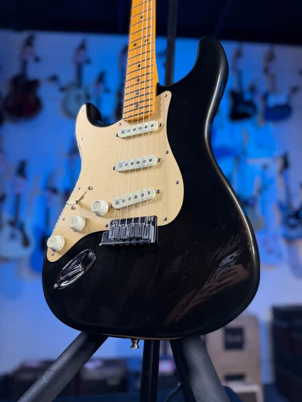 Fender American Ultra Stratocaster Left-handed - Texas Tea with Maple Fingerboard *FREE PLEK WITH PURCHASE*! 103 image 1