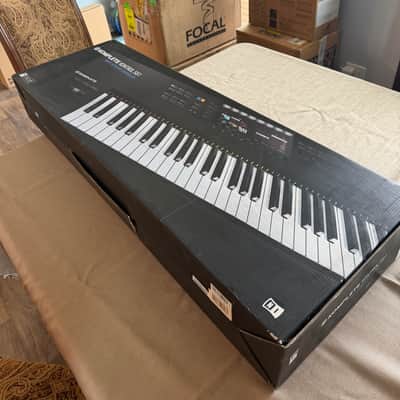 Native Instruments Native Instruments Komplete Kontrol S61 MK2 Keyboard Controller (w/ Original Box) 2017-2022 - Black image 1