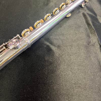 Yamaha Japan YFL-581 open-hole Flute - B foot image 9