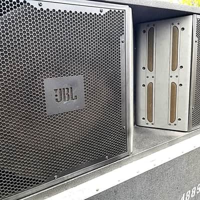 JBL VERTEC 4889 FULL SIZE 3 WAY LINE ARRAY SPEAKERS W/CASE AND COVER (LOT OF 2) image 6