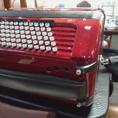 GORGEOUS CAVAGNOLO FRANCE 96 BASS 4 VOICE CHROMATIC ACCORDION COMPACT PRO 8 image 3