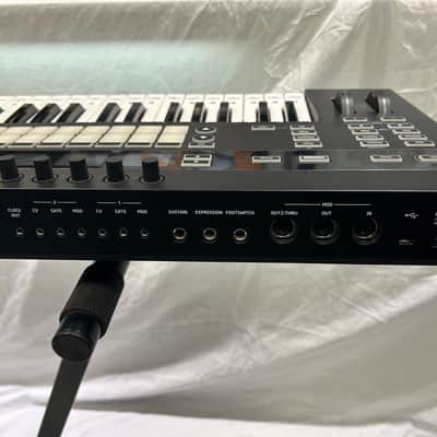 Novation ReMOTE 61 SL MKIII MIDI Controller 2018 - Present image 8
