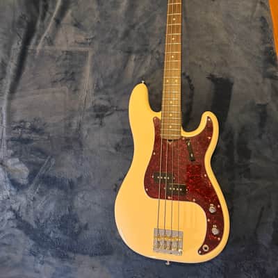 Fender Vintera II '60s Precision Bass 2023 - 2026 - Olympic White image 2