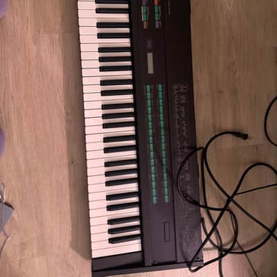 Yamaha DX7 Programmable Algorithm Synthesizer 1983 - 1987 - Black
