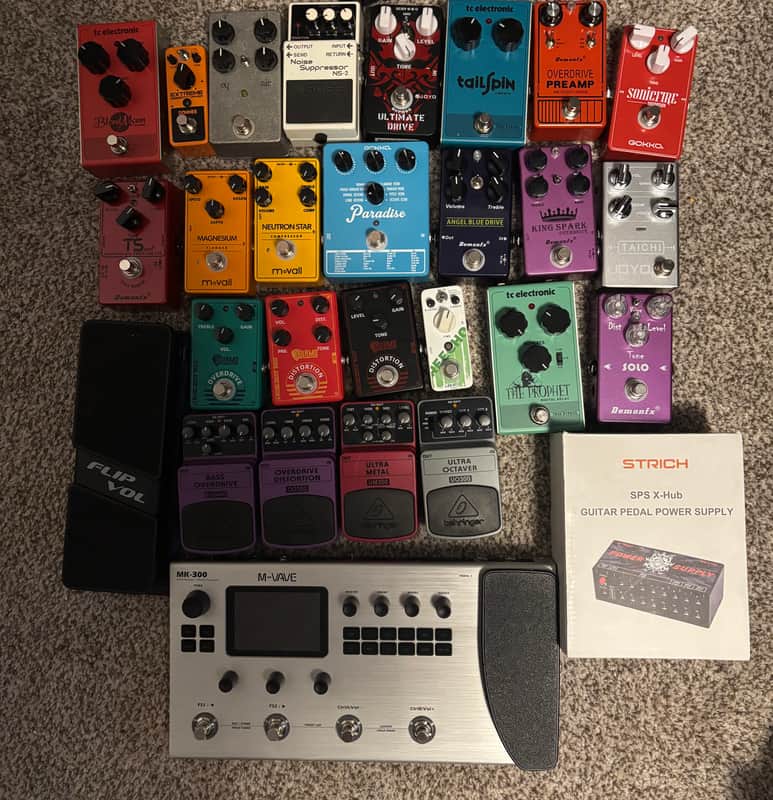 Huge pedal lot image 1