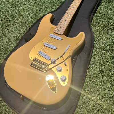 Fender Deluxe Players Stratocaster with Suhr electronics image 1