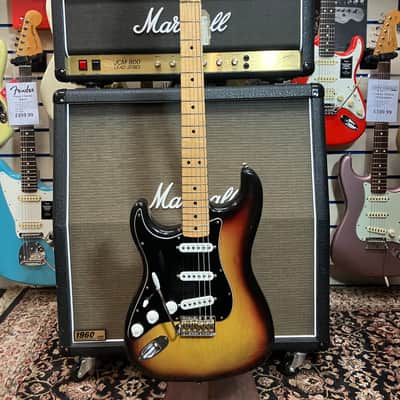 Fender Stratocaster 1977 - Two Tone Sunburst image 3