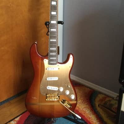 Squier 40th Anniversary Gold Edition Stratocaster 2022 - Present - Sienna Sunburst image 1