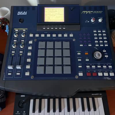 Akai MPC4000 Music Production Center 2002 - 2007 - Blue