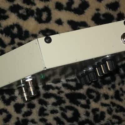 used Visual Sound Route 66 Overdrive & Compression 1st ver of orig model RT66 (late 1990s) only works with adapter (NOT included), has battery clip - but can't power a battery clip (don't know why) + new feet & strings image 12