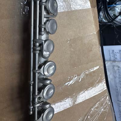 Bundy Flute Made By Selmer In Indiana / 54565 - Student Model image 16