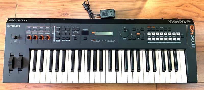 Yamaha MX49 Synthesizer
