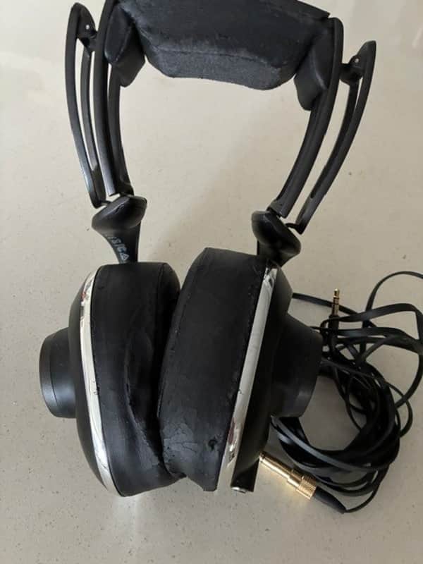 blue  lola headphones 2019 - Black image 1