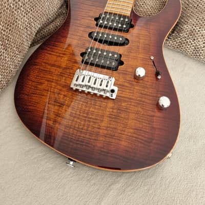 Suhr Modern Plus HSH with Roasted Maple Fretboard 2018 - Present - Bengal Burst Bild 13