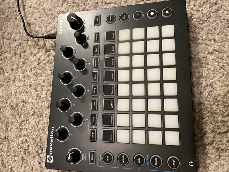 Novation Circuit Groovebox 2015 - 2021 Black image 1