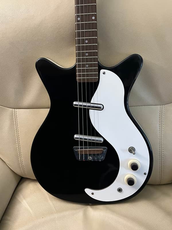Danelectro retro 60's Black double cutaway Jimmy Page color/body style - A fun Rock tone player '59' image 1