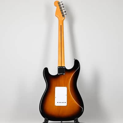 Fender 70th Anniversary American Vintage II 1954 Stratocaster- 2 Color Sunburst 2024 (V703802) image 4