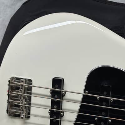 Fender American Performer Jazz Bass 4-string J-Bass with Gig Bag 2019 - Arctic White / Rosewood fingerboard image 3